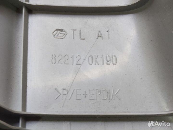 Обшивка стойки передняя левая Toyota Fortuner 2