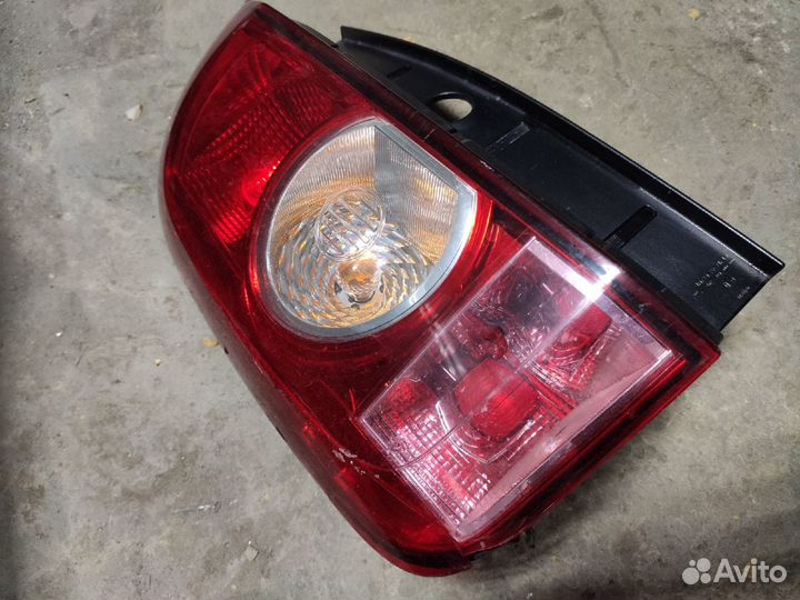 Фонарь левый Renault Duster