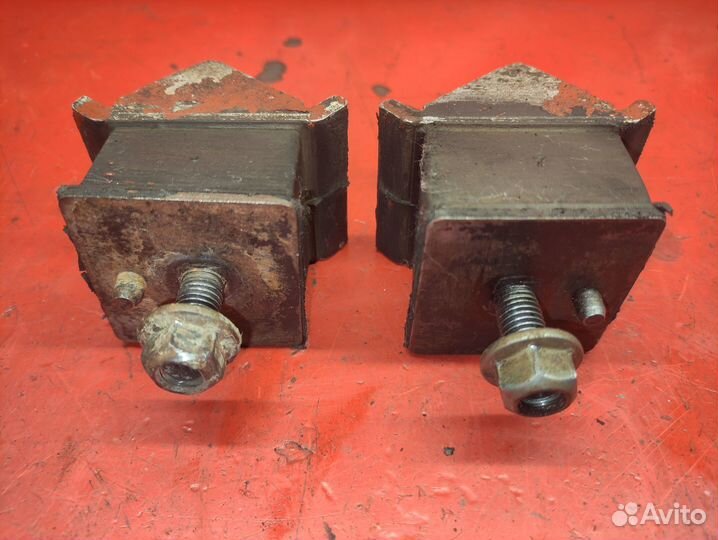 Подушка, опора МКПП R380 Discovery 1