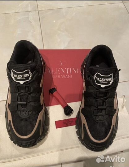 Кроссовки Valentino