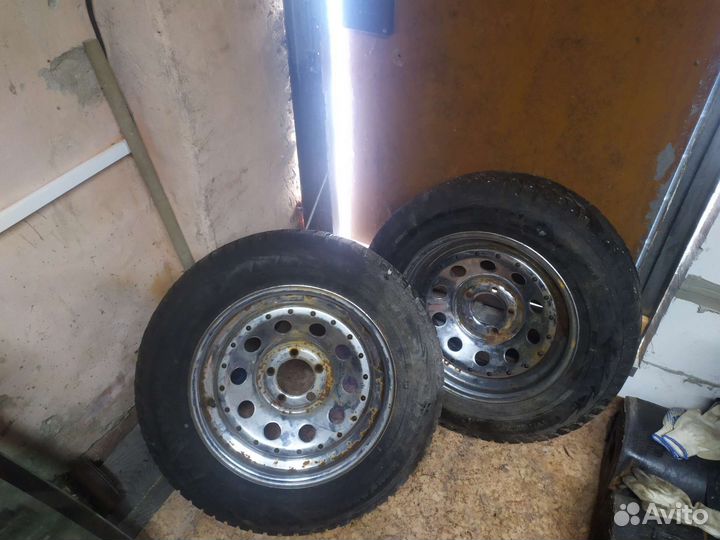 R16 Nokian Tyres Hakkapeliitta 5 215/65, PCD 5x114.3 DIA 38