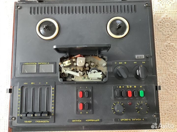 Стереомагнитофон 