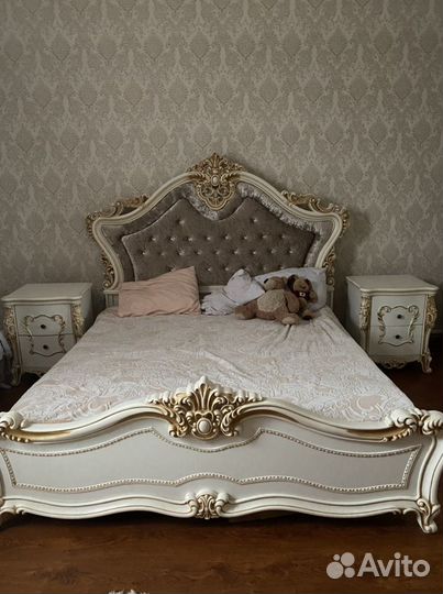 Спальный гарнитур