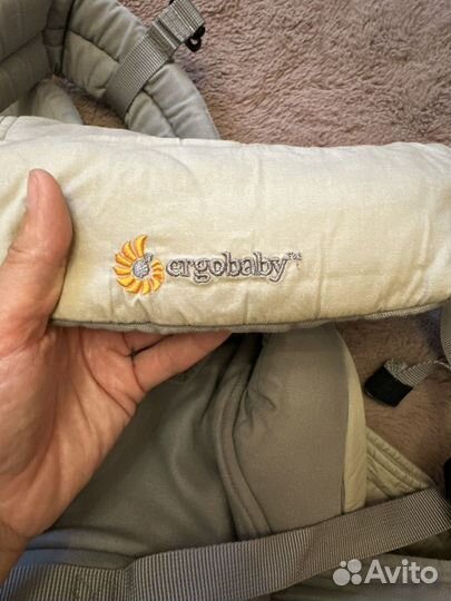 Эргорюкзак ergobaby 360 со вкладышем для малыша