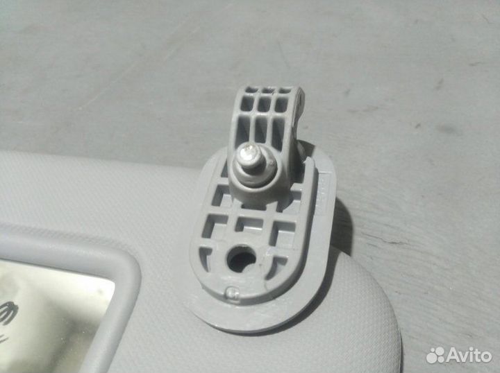 Козырек солнцезащитный правый Hyundai Solaris