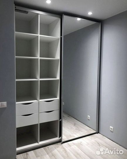 Шкаф двухстворчатый