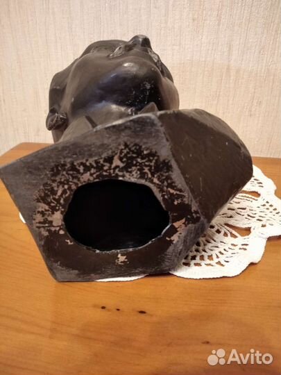 Бюст Лермонтов