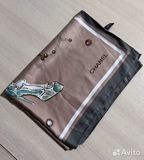 Шелковый платок Chanel