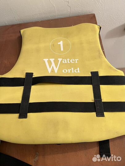 Спасательный жилет
