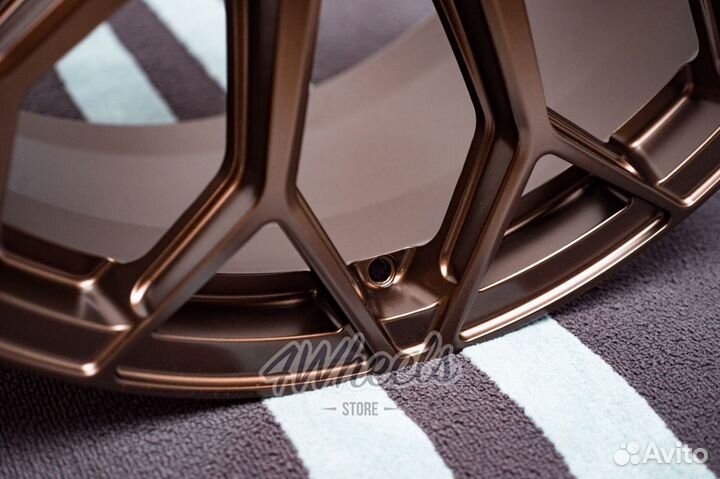 Кованые диски Bentley Bentayga R22