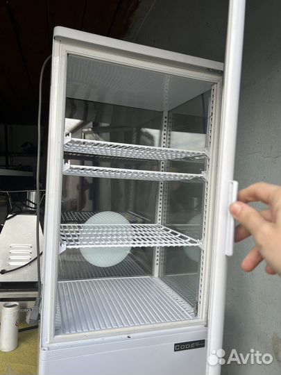 Витринный холодильник