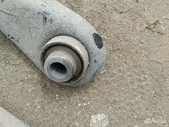 Поперечные рычаги Mitsubishi Outlander 3 2019 г