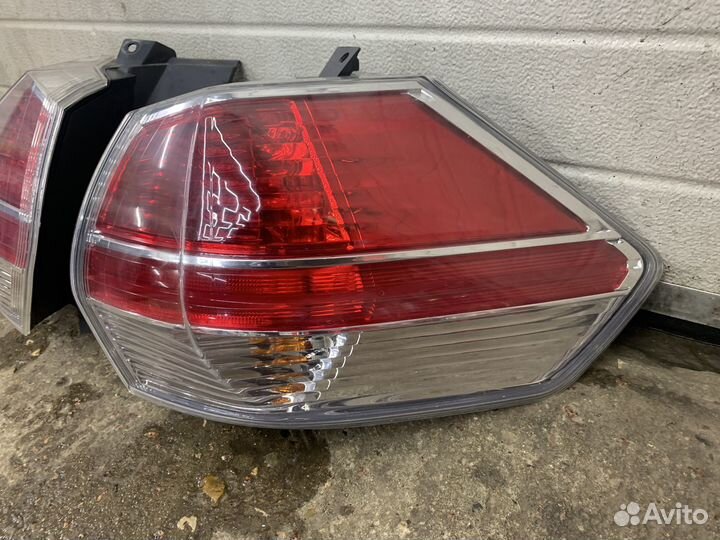 Nissan X-Trail T32 - Фонарь задний левый
