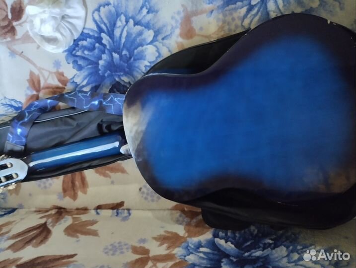 Акустическая гитара