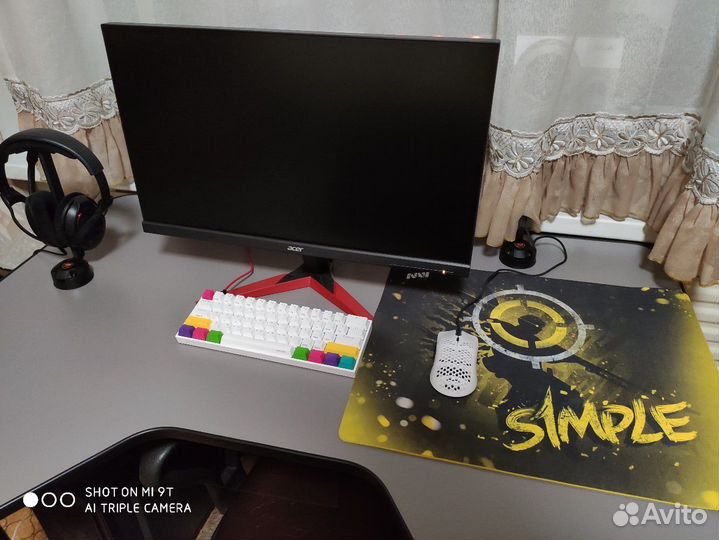 Стол компьютерный игровой Комфорт серый/черный