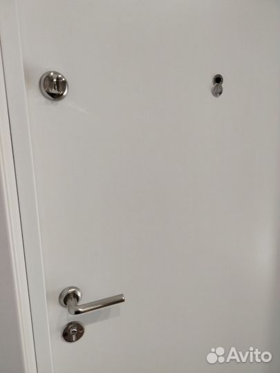 Дверь входная железная бу от застройщика