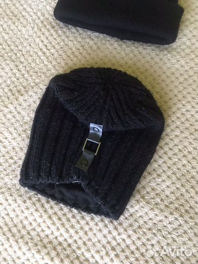Шапка женскя черная вязаная
