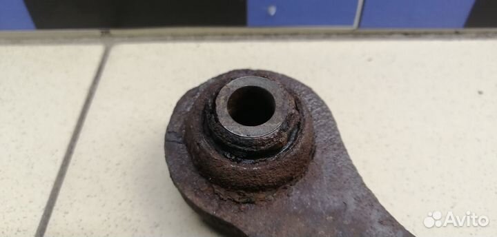 Рычаг задний верхний левый Avensis II 2003-2008