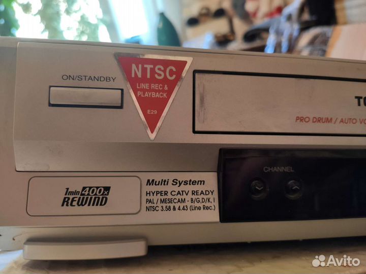 Видеомагнитофон Toshiba