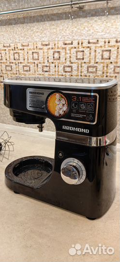 Миксер планетарный Redmond RFM-5340