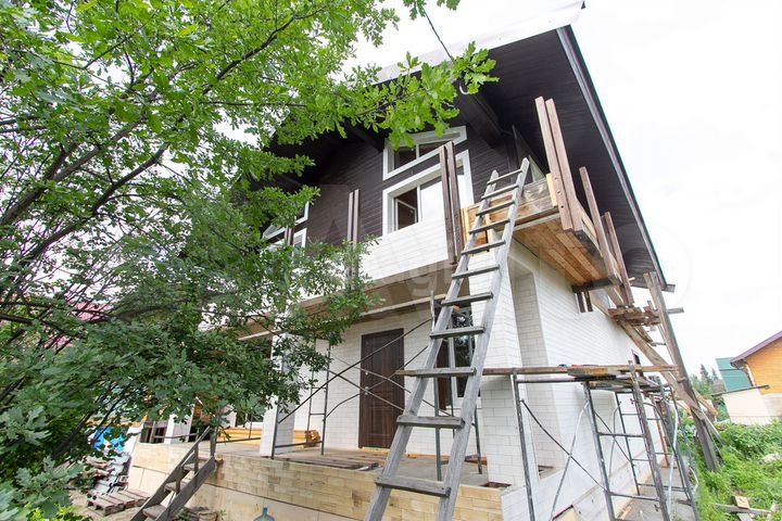 Дом 189,6 м² на участке 6 сот.