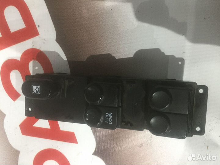 Блок кнопок стеклоподьемника hyundai solaris