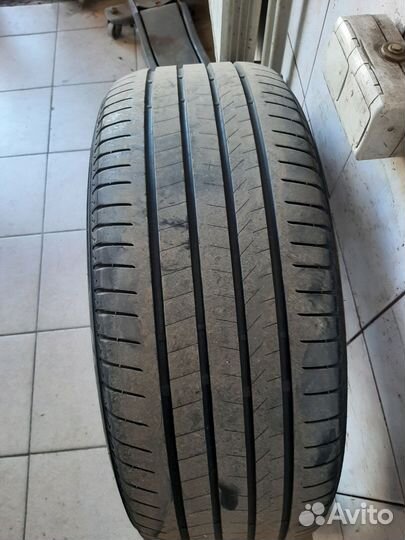 Bridgestone Alenza 001 235/60 R18 110