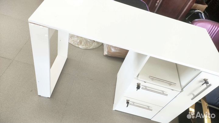 Парикмахерское кресло