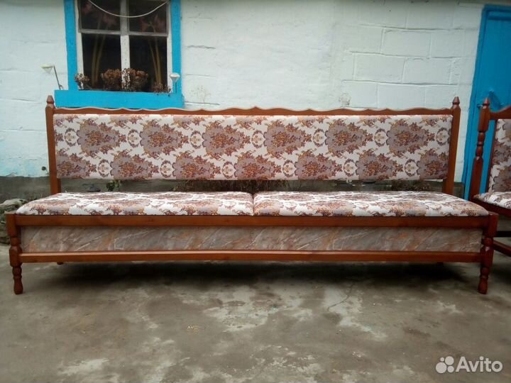 Кухонные уголки,столы и стулья