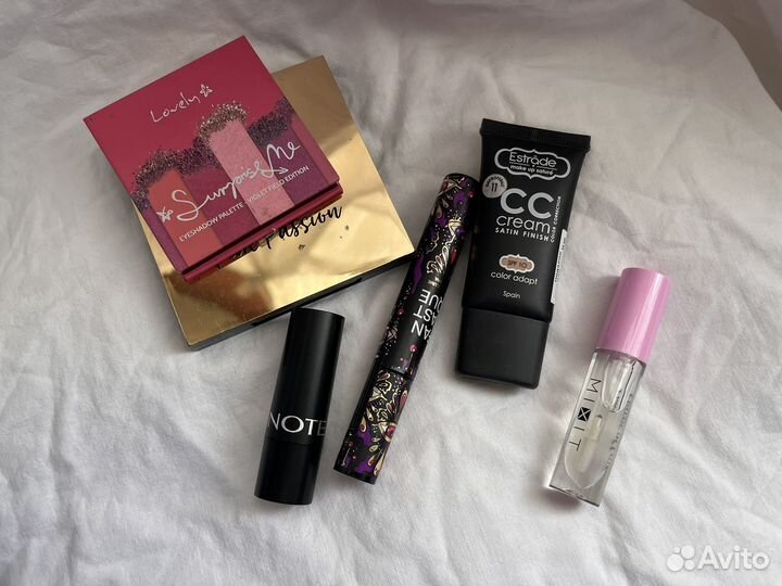 Набор косметики пакетом новая