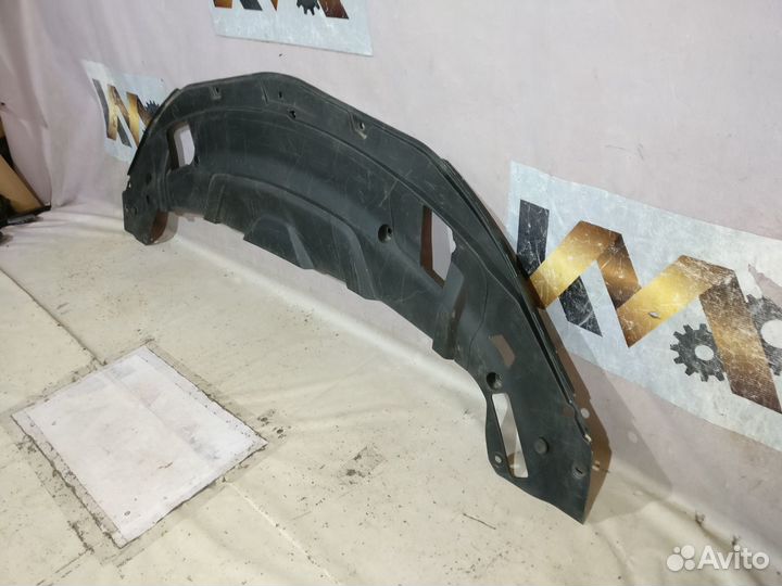 Бмв 7 G11 G12 2014- Подкапотник 17342