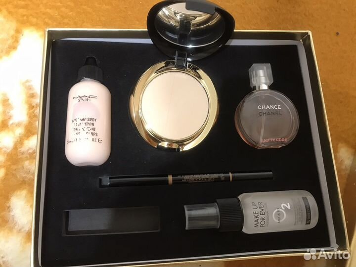 Набор косметики в коробочке бу