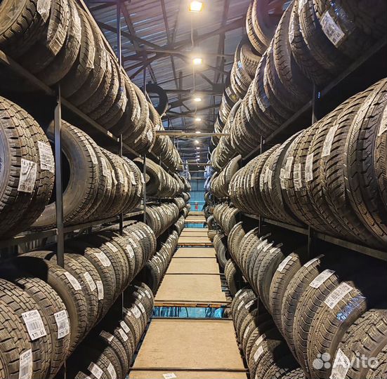 Goodyear UltraGrip Ice Navi Zea 215/60 R17 M