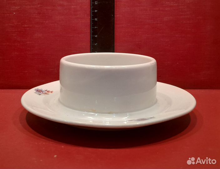 Низ от фарфоровой масленки. Вербилки. 1950-е