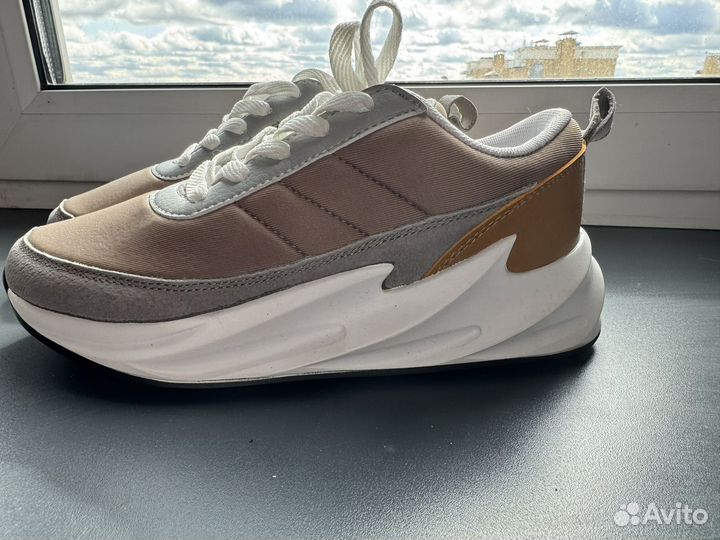 Последняя пара кроссовки