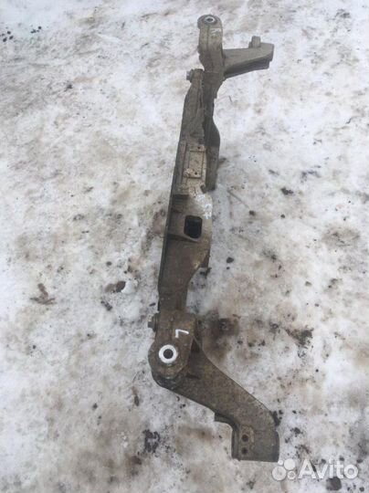 Подрамник Skoda Octavia 1Z3 caxa 2012