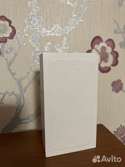 Коробки от iPhone 5s и 6