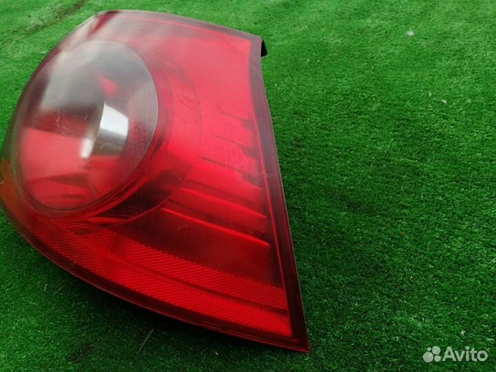 Фонарь задний правый 1K6945096Q Volkswagen Golf 5 0