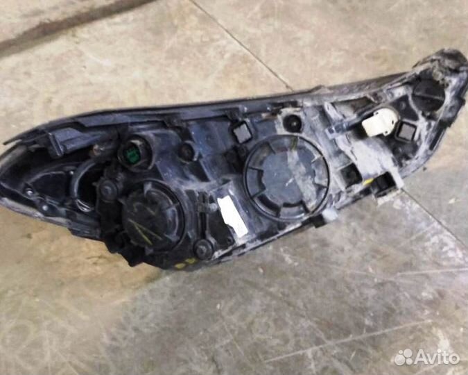 Левая фара Hyundai Tucson