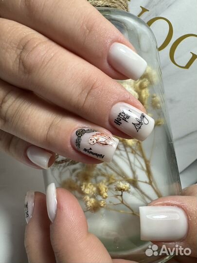 Модель на маникюр
