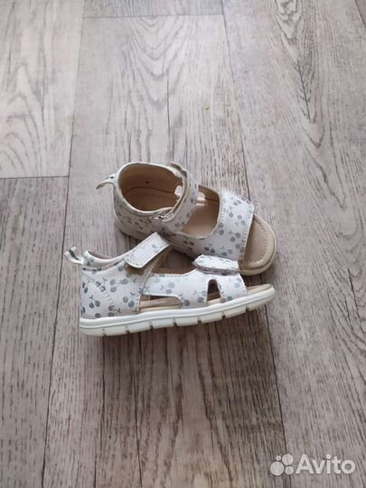 Сандалии для девочки 25 размер