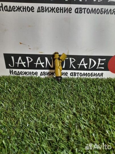 Форсунка топливная Toyota Corolla Fielder NZE121