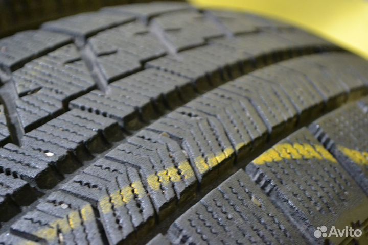 Bridgestone Blizzak VRX 205/60 R16