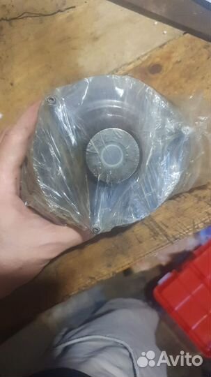 Опора Новая амортизатора Toyota 48609-60060