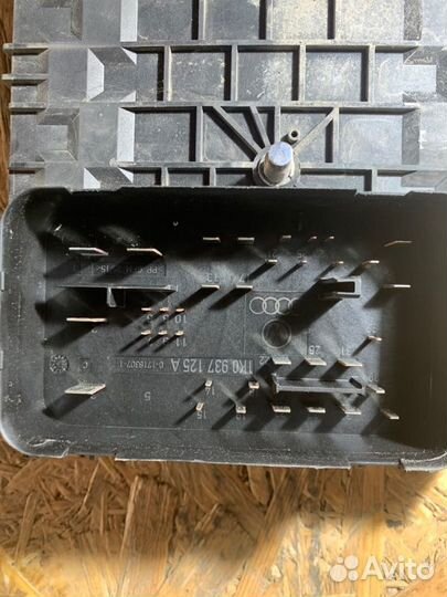 Блок предохранителей Volkswagen Golf 1K BSE 2008