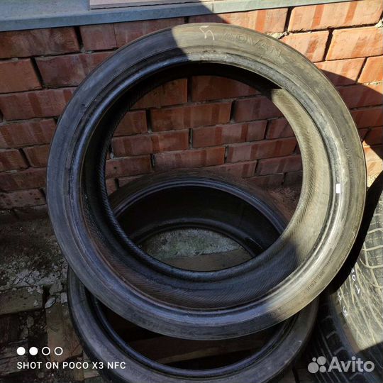 Yokohama ADVAN Sport V103 255/35 R21 и 295/30 R21 98Y