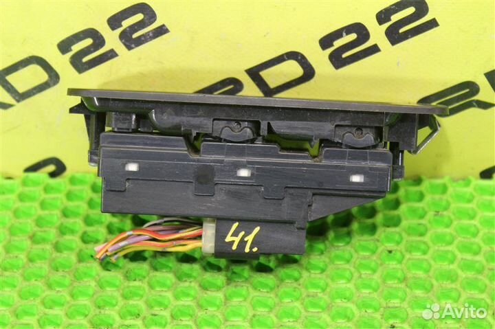 Блок управления стеклоподъемниками передний правый