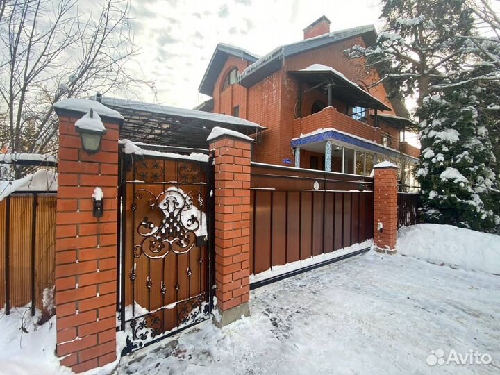 Сиделка с проживанием без посредников