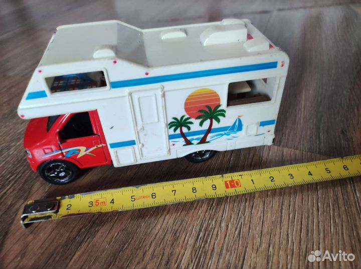 Игрушка автобус