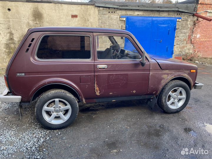 Niva 21214 (по запчастям)